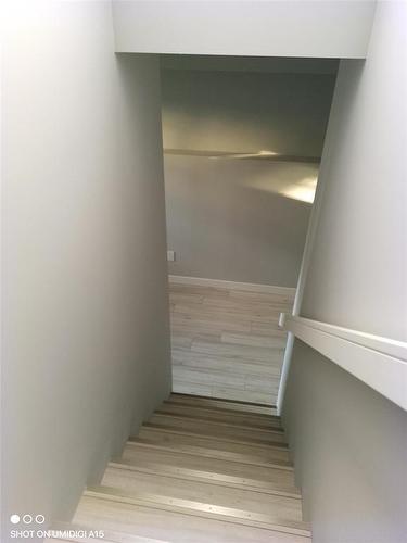 647 Toronto Street, Winnipeg, MB - Indoor