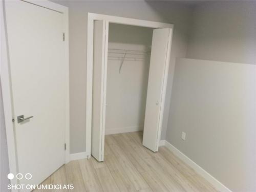 647 Toronto Street, Winnipeg, MB - Indoor Photo Showing Other Room