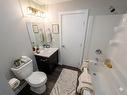 647 Toronto Street, Winnipeg, MB  - Indoor Photo Showing Bathroom 