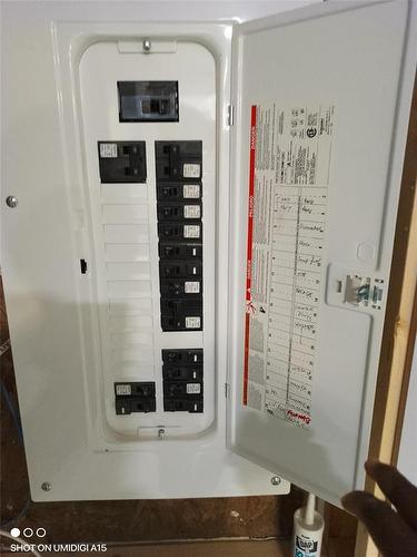 647 Toronto Street, Winnipeg, MB - Indoor Photo Showing Other Room