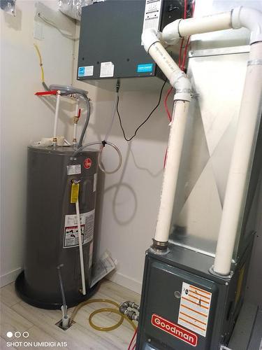 647 Toronto Street, Winnipeg, MB - Indoor Photo Showing Basement