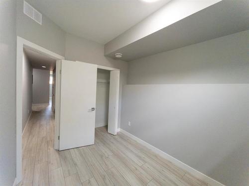 647 Toronto Street, Winnipeg, MB - Indoor Photo Showing Other Room