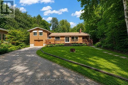 23 DUQUETTE COURT  Tiny, ON L9M 0H3