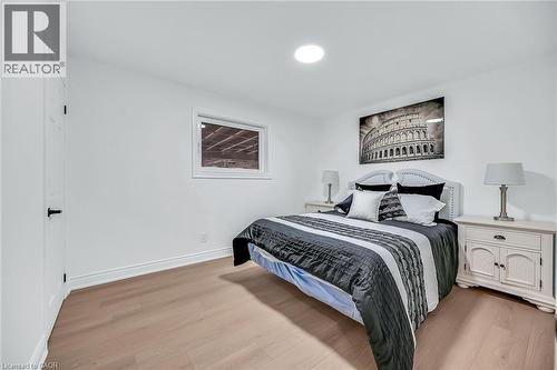 120 Second Road E, Stoney Creek, ON - Indoor Photo Showing Bedroom