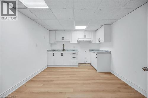 120 Second Road E, Stoney Creek, ON - Indoor Photo Showing Kitchen