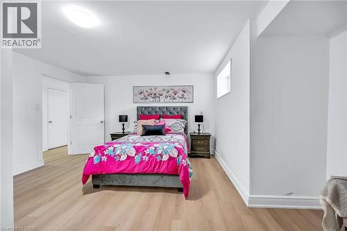 120 Second Road E, Stoney Creek, ON - Indoor Photo Showing Bedroom