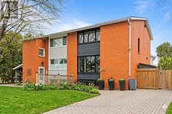 130 BARBER GREENE ROAD Toronto, ON M3C 2A5