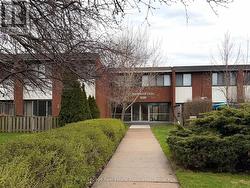 17 - 1230 GRIPSHOLM ROAD  Mississauga, ON L4Y 2G9