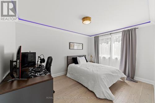 730 Hyde Road, Burlington, ON - Indoor Photo Showing Bedroom
