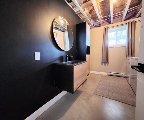 Salle de bains - 2175 Rue Pierre-Matte, Shawinigan, QC - Indoor Photo Showing Other Room