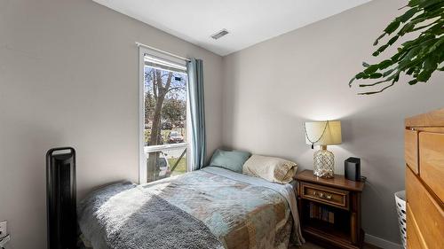 54-1435 Summit Drive, Kamloops, BC - Indoor Photo Showing Bedroom