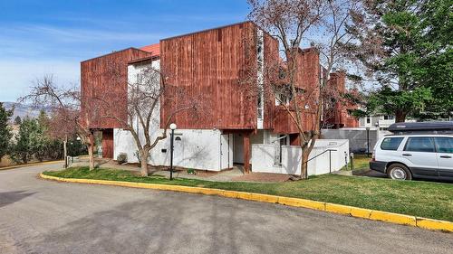 54-1435 Summit Drive, Kamloops, BC - Outdoor