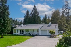 1451 Seaview Rd Black Creek, BC V9J 1J7