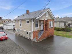 1776 Mckenzie Ave Saanich, BC V8N 1A7