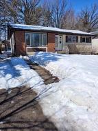 86 Savoy CR  Winnipeg, MB R3R 2N9