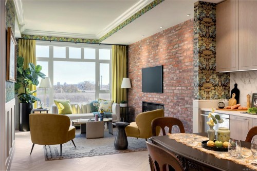 314-427 Lampson St  Esquimalt, BC V9A 0K5