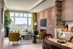 314-427 Lampson St Esquimalt, BC V9A 0K5