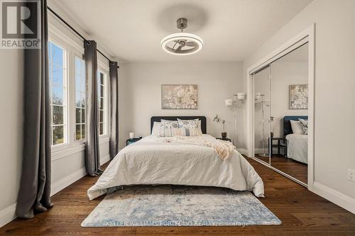 50 Edgewater Drive, Hamilton, ON - Indoor Photo Showing Bedroom