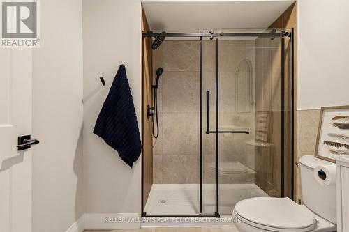 50 Edgewater Drive, Hamilton, ON - Indoor Photo Showing Bathroom