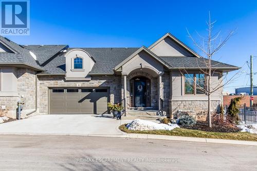 4 - 3757 ST. PETER AVENUE  Niagara Falls, ON L2J 0G2