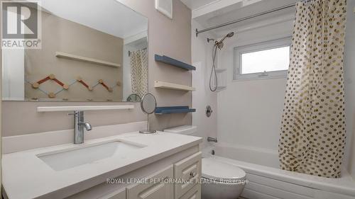 32 Brando Crescent, Ottawa, ON - Indoor Photo Showing Bathroom