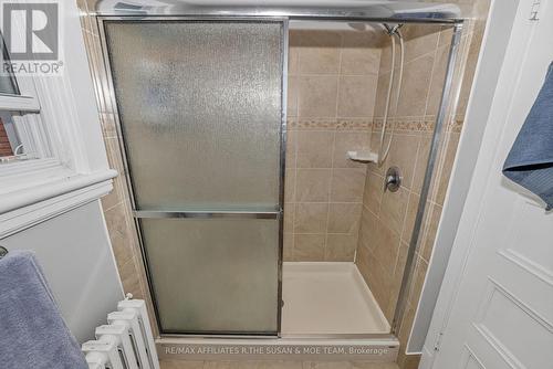 196 Augusta - 194 Augusta Street, Ottawa, ON - Indoor Photo Showing Bathroom