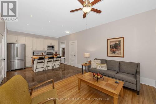 196 Augusta - 194 Augusta Street, Ottawa, ON - Indoor Photo Showing Living Room