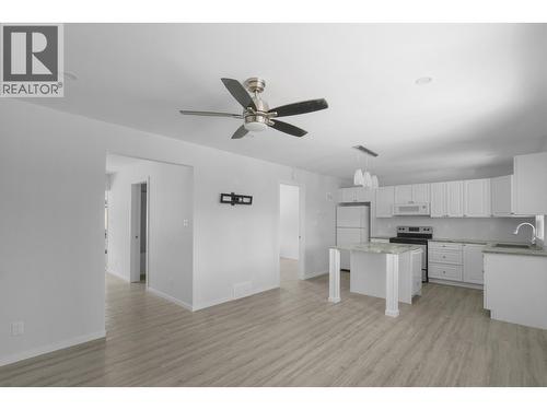 15 Gannet Crescent, Kitimat, BC - Indoor Photo Showing Kitchen