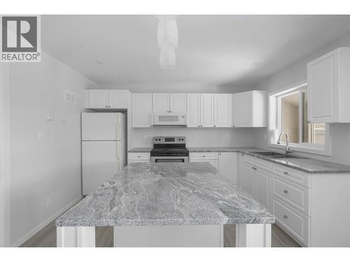 15 Gannet Crescent, Kitimat, BC - Indoor Photo Showing Kitchen