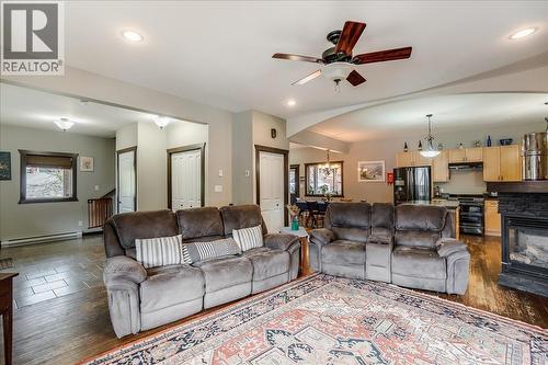 704 Fell Street, Nelson, BC - Indoor Photo Showing Living Room With Fireplace