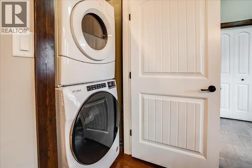 704 Fell Street, Nelson, BC - Indoor Photo Showing Laundry Room