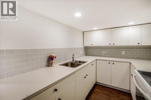 704 Fell Street, Nelson, BC - Indoor Photo Showing Kitchen With Double Sink
