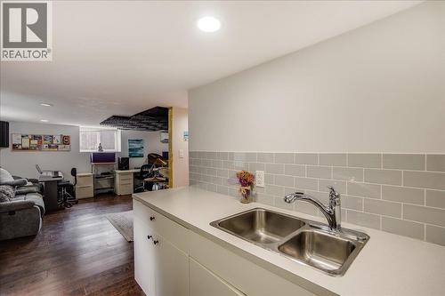 704 Fell Street, Nelson, BC - Indoor Photo Showing Kitchen With Double Sink