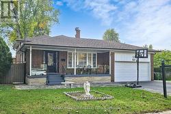55 LESGAY CRESCENT Toronto, ON M2J 2J2