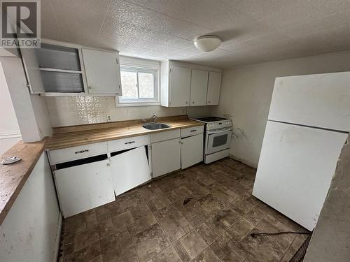 226 Birch St, Sault Ste. Marie, ON - Indoor Photo Showing Kitchen