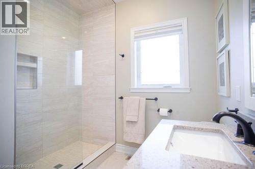 87 Allandale Crescent, Simcoe, ON - Indoor Photo Showing Bathroom