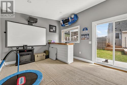 325 Crowland Avenue, Welland (Lincoln/Crowland), ON - Indoor Photo Showing Other Room