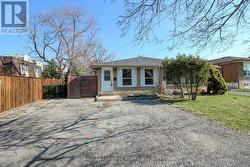 881 LAWRENCE ROAD  Hamilton (Glenview), ON L8K 2A4