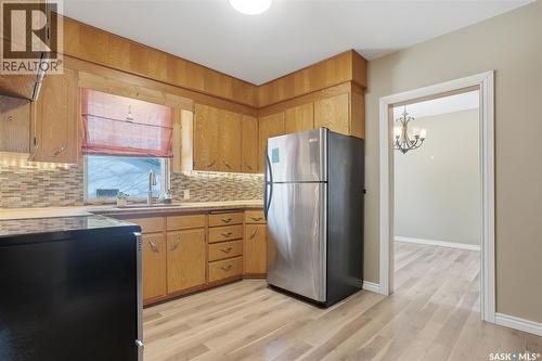 1313 9Th Street E, Saskatoon, SK - Indoor Photo Showing Kitchen