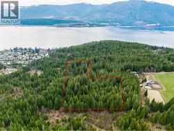 5560 Lakeshore Road NE Salmon Arm, BC V1E 3P5