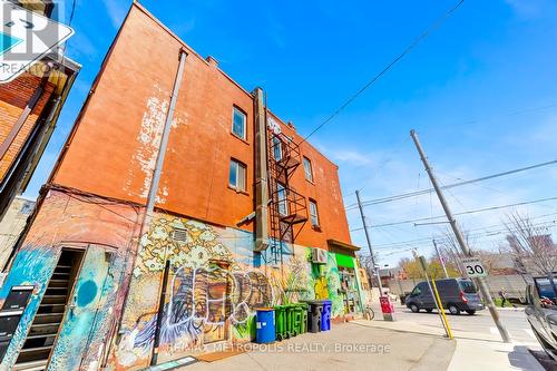 854 Bathurst Street, Toronto, ON 