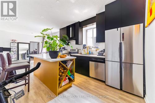 854 Bathurst Street, Toronto, ON 