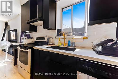 854 Bathurst Street, Toronto, ON 