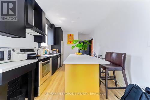 854 Bathurst Street, Toronto, ON 