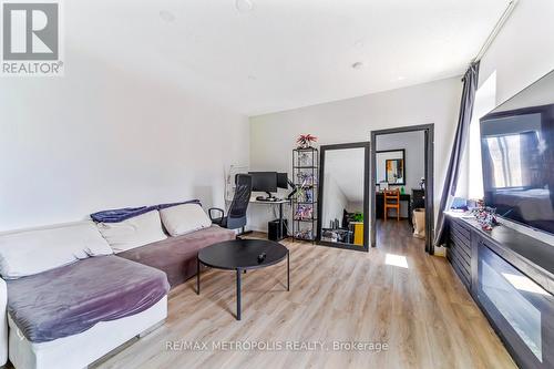 854 Bathurst Street, Toronto, ON 