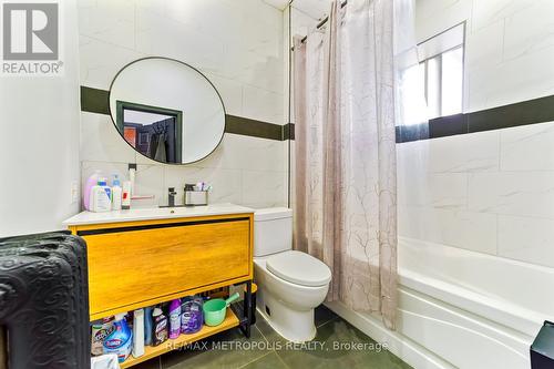 854 Bathurst Street, Toronto, ON 