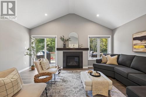 17 Dunning Way, St. Thomas, ON - Indoor Photo Showing Living Room With Fireplace