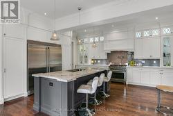 92 PINETREE WAY  Mississauga, ON L5G 2R1