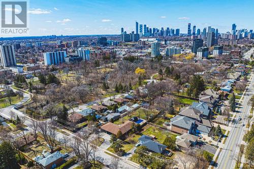 121 Paisley Boulevard E, Mississauga, ON - Outdoor With View