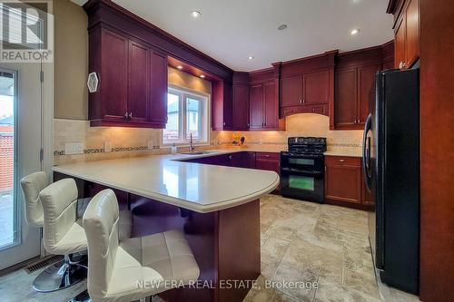 13 Alex Grant Place, St. Catharines, ON - Indoor Photo Showing Kitchen